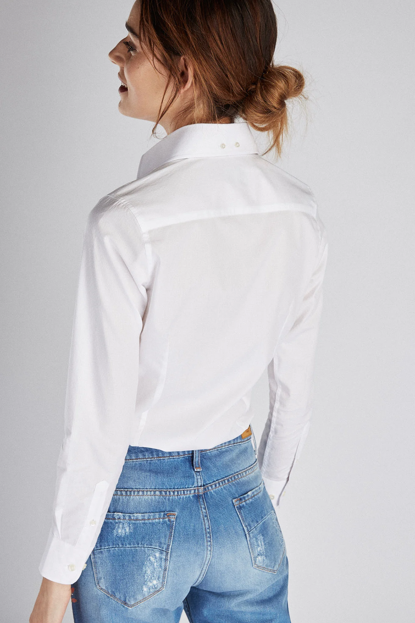 Women's Classic Slim Fit Shirt - Image 3