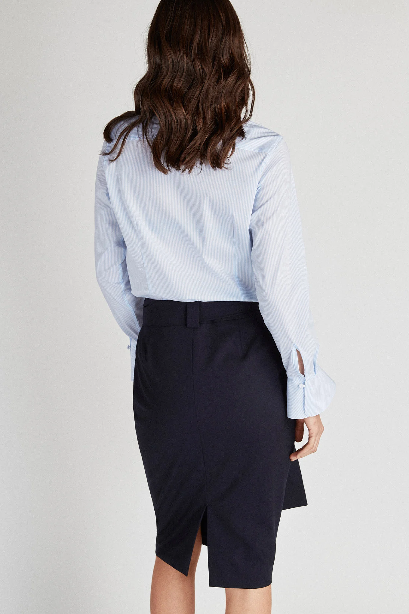 Women's Classic Slim Fit Shirt with Balloon Cuff - Image 2