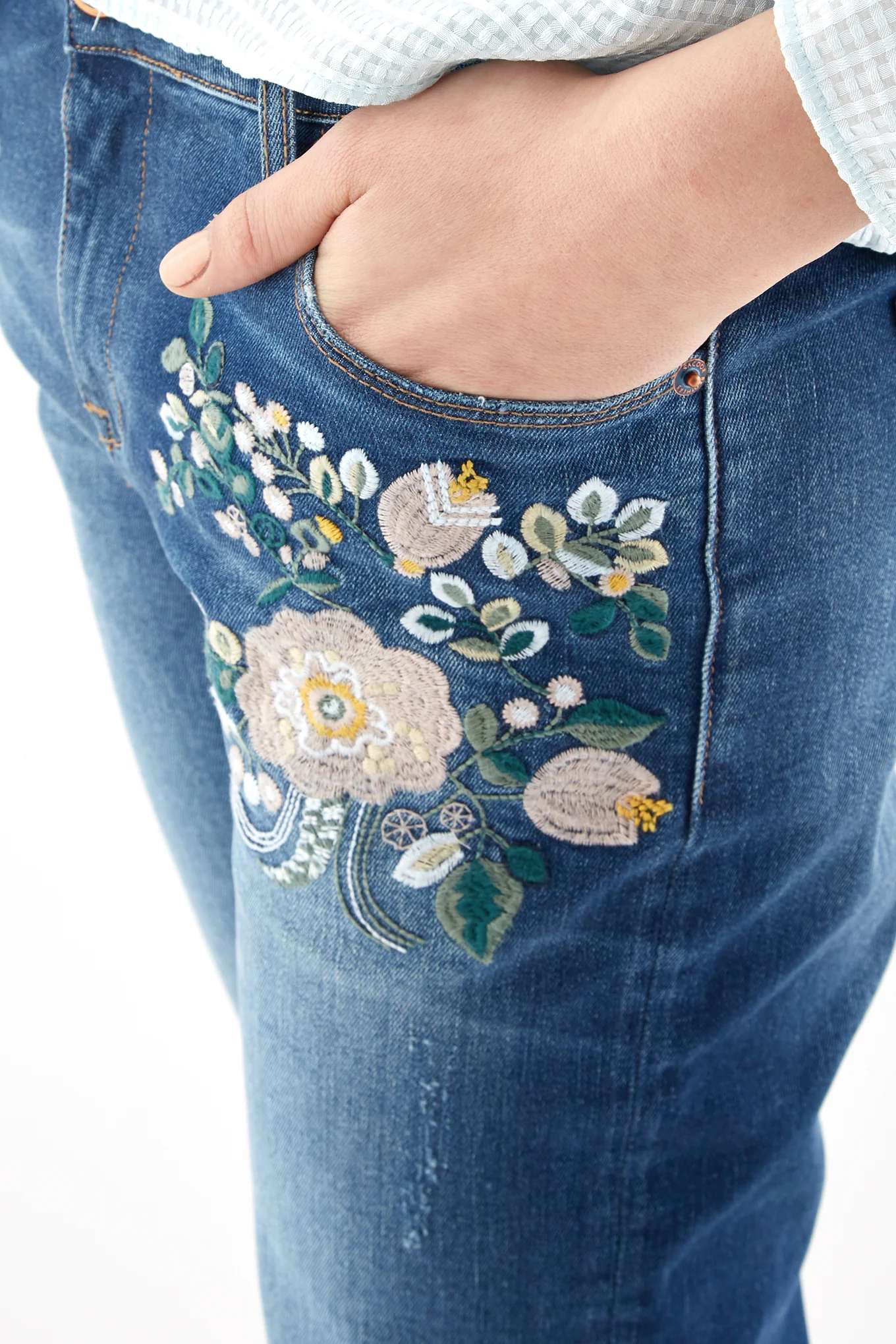 Women's Embroidered Jeans - Image 3