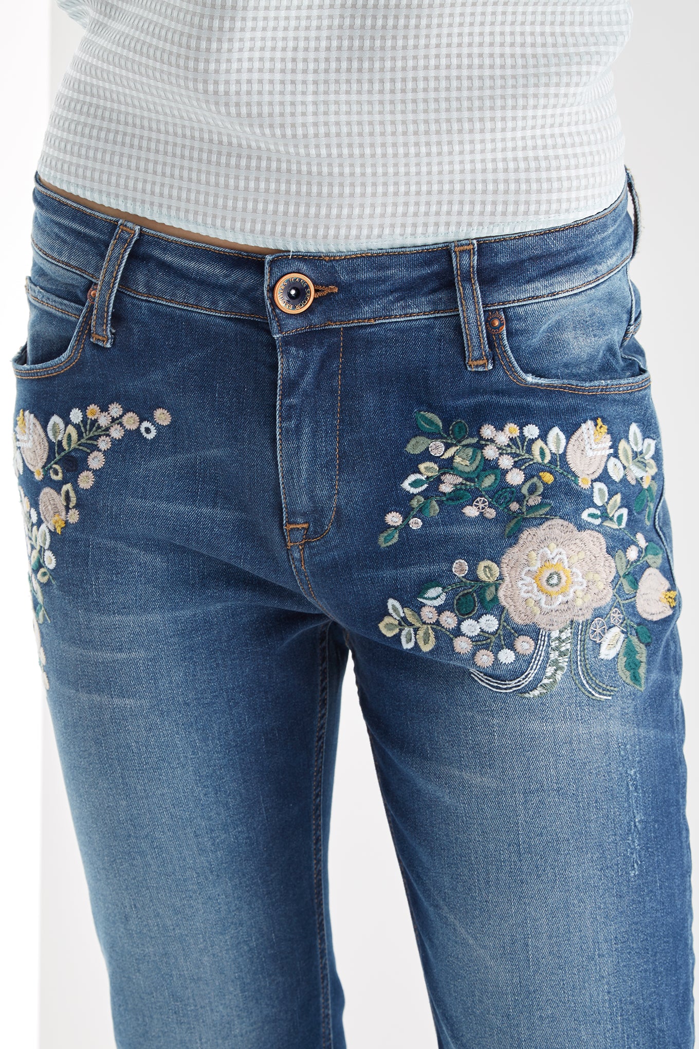 Women's Embroidered Jeans - Image 4