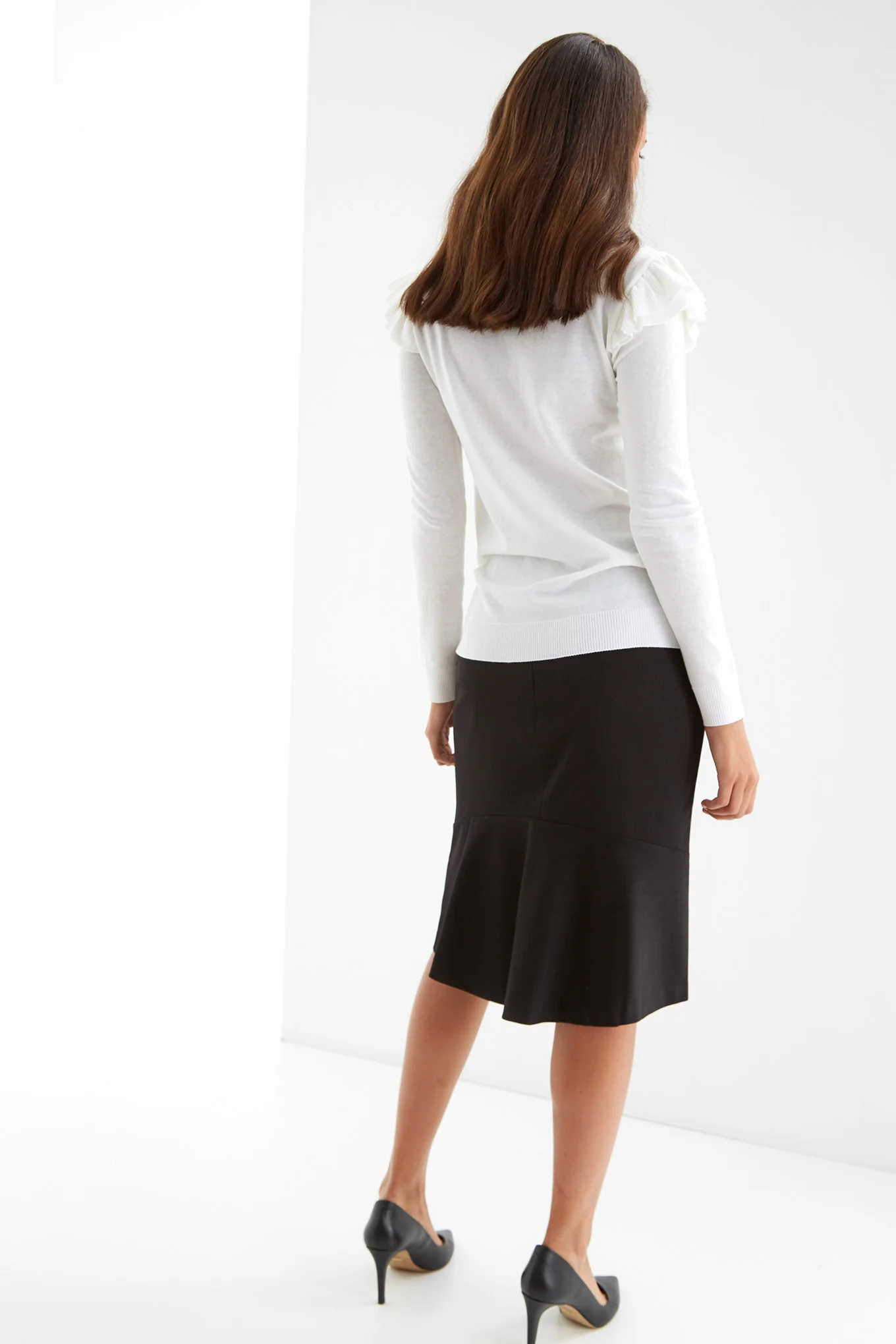 Women's Knitwear Sweater with Shoulder Frills - Image 7