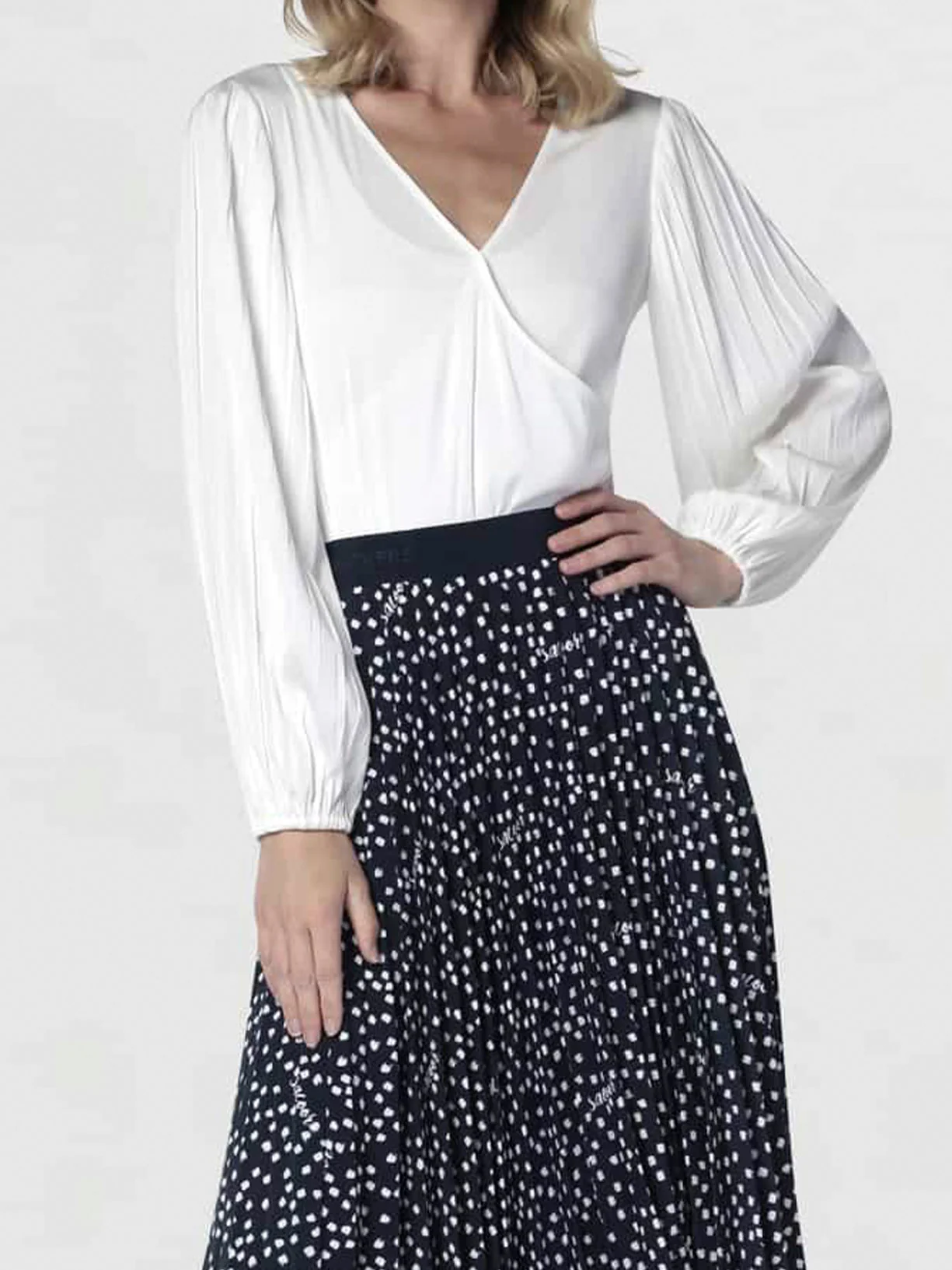 Women's Loose Fit Fantasy Blouse - Image 2