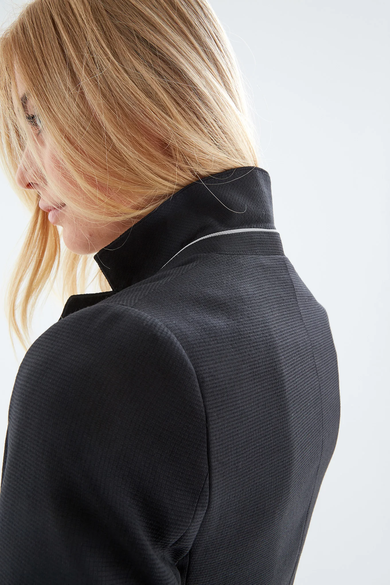 Women's Slim Classic Blazer - Image 4