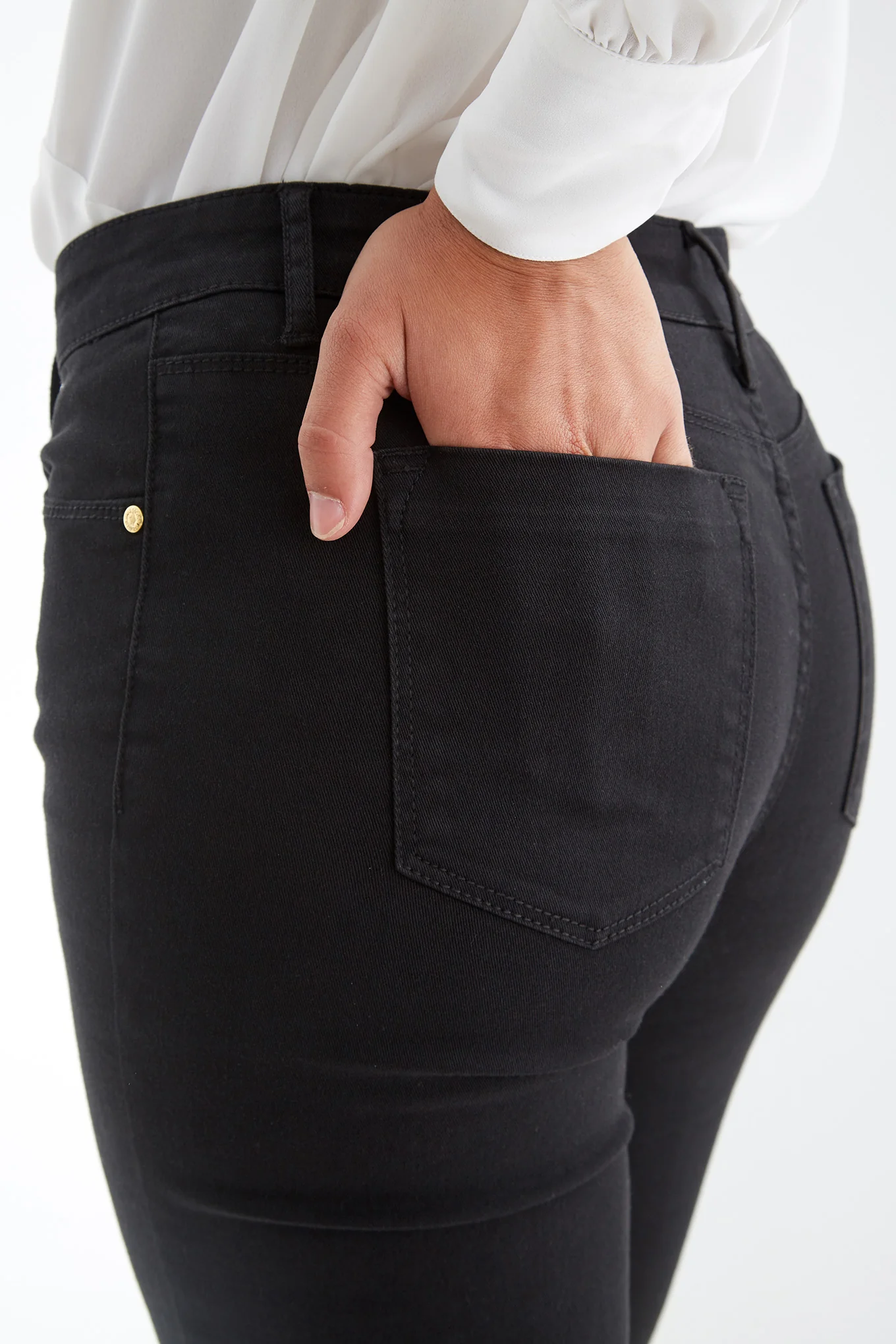 Women's Slim Jeans - Image 5
